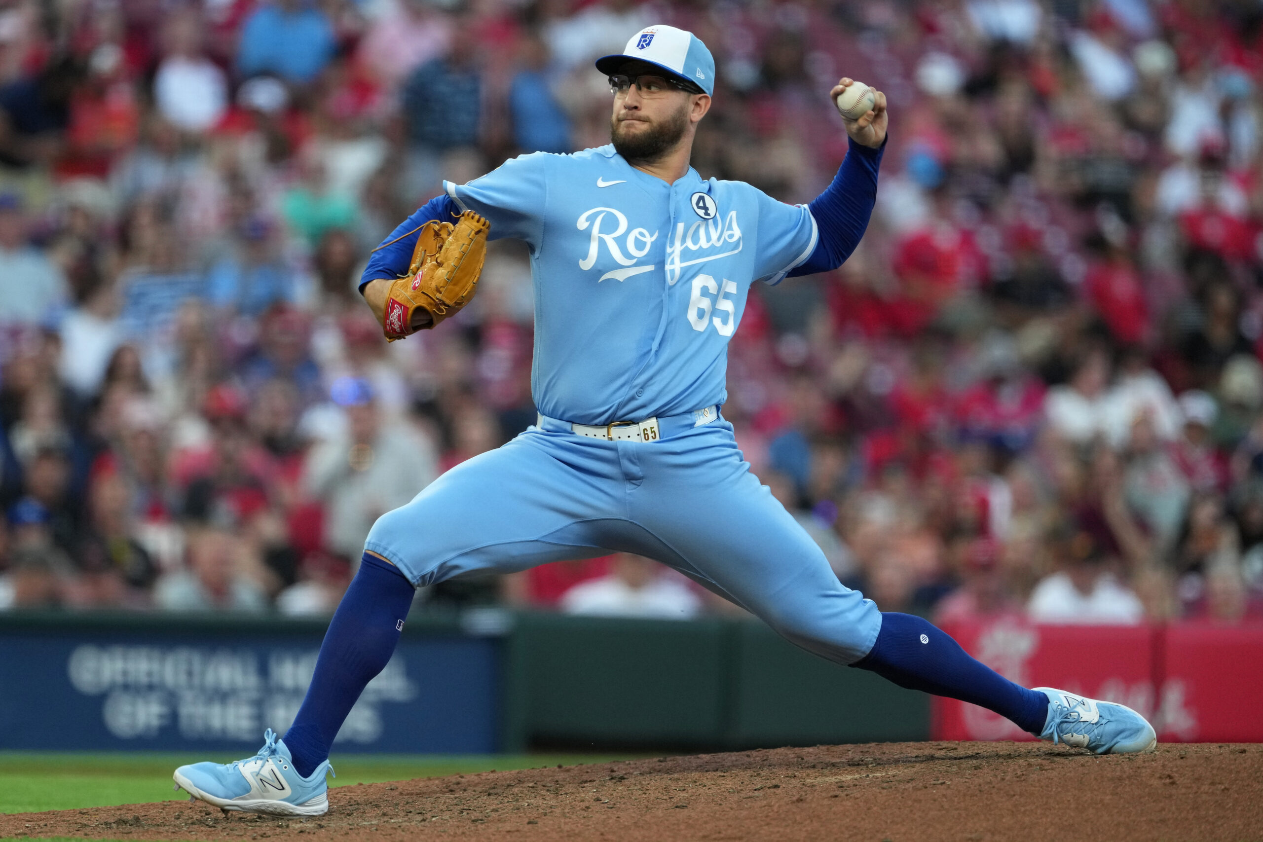 Walk-off single in 10th lifts Reds past Royals